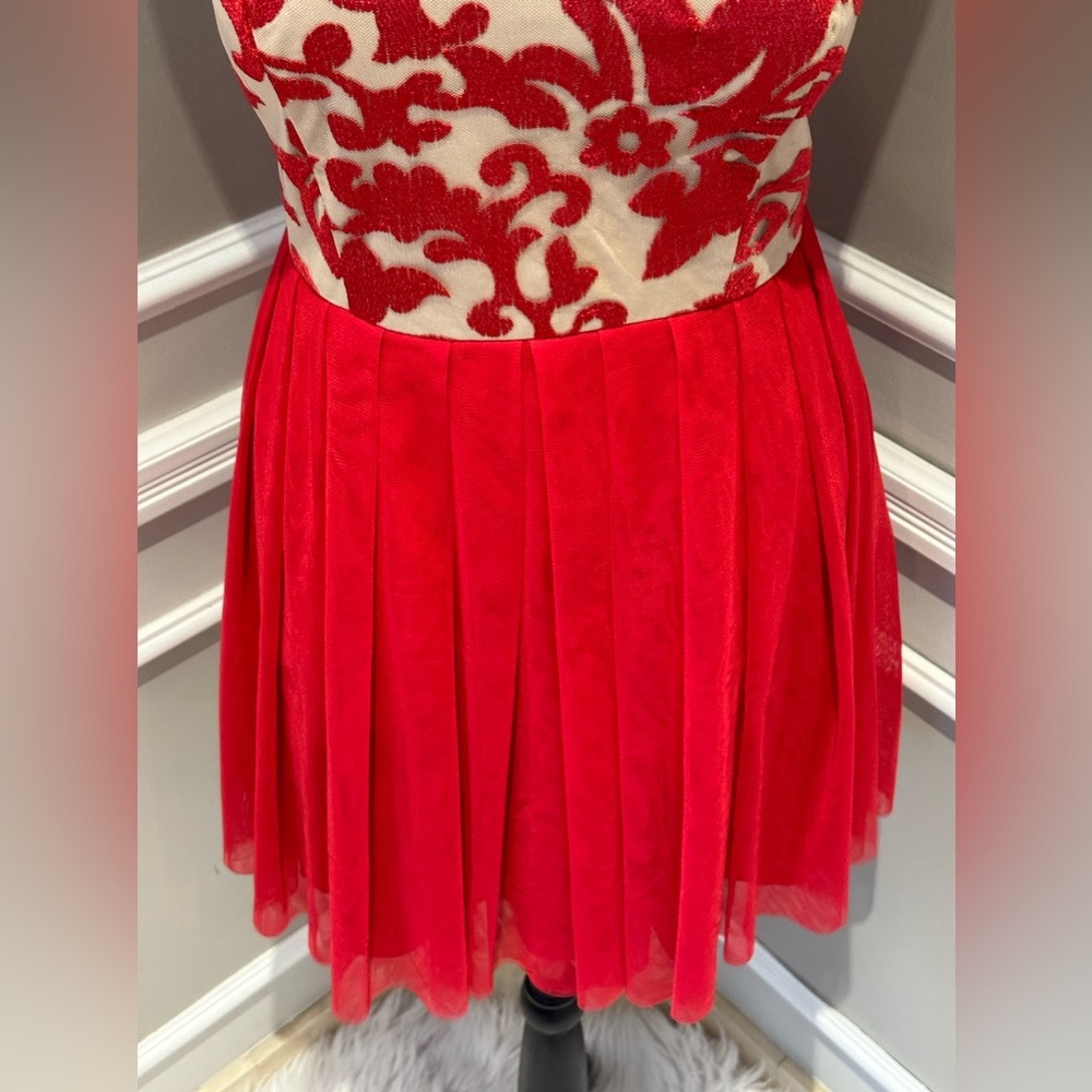 VALENTINE’S DAY - Nights by Teeze Me Women's Red Cocktail / Party Dress - size 9 - Picture 4 of 14